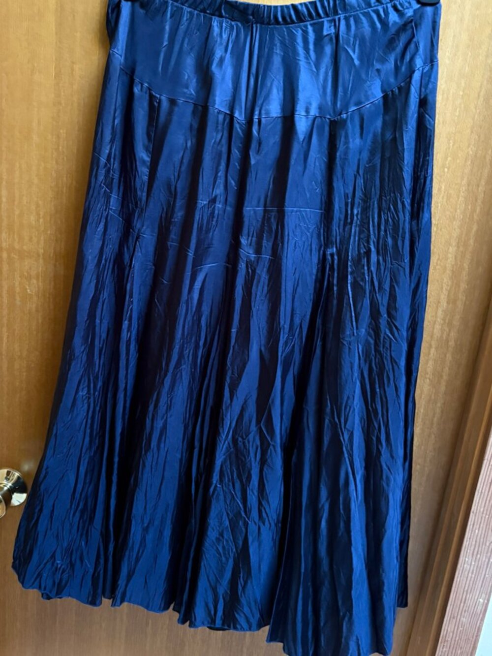 Karen Kane Navy Blue Maxi Full Skirt. One Size. Gorgeous satin-y fabric.